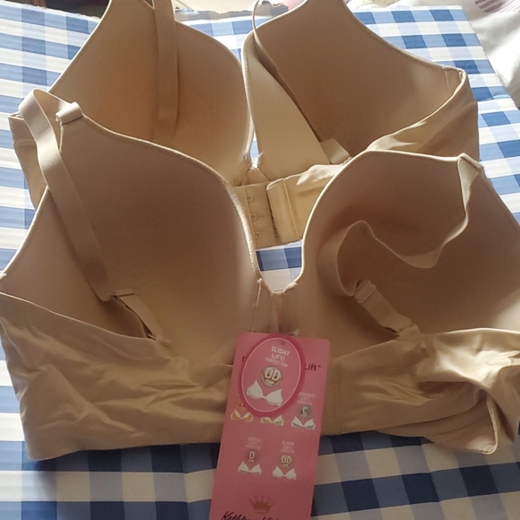 Bras - Picture 3 of 4